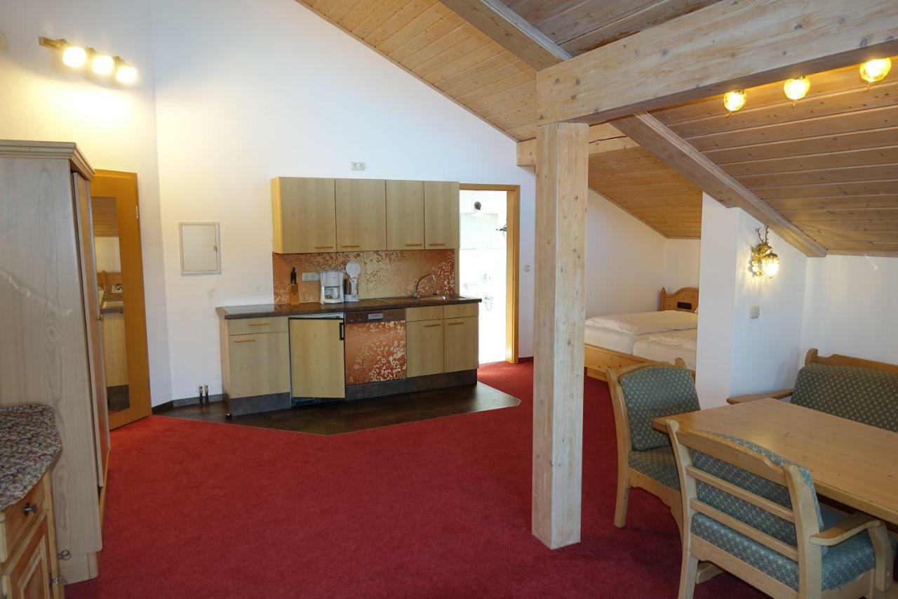 Gaestehaus Guggomos "Hopfen Am See" ฟุสเซ่น ภายนอก รูปภาพ