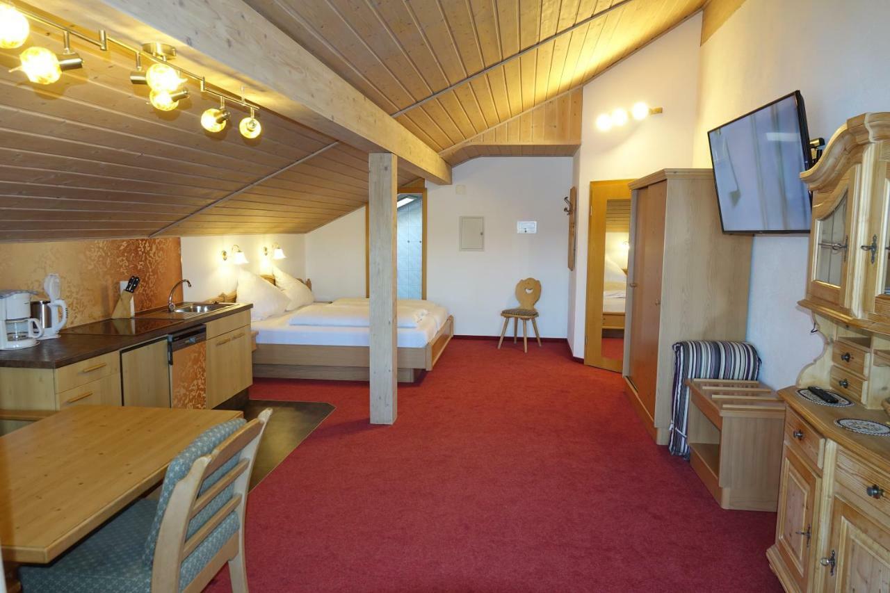 Gaestehaus Guggomos "Hopfen Am See" ฟุสเซ่น ภายนอก รูปภาพ